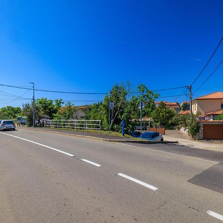 Apartment Marie Omisalj Ngoại thất bức ảnh